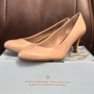 Life Stride Elegant Taupe Pumps